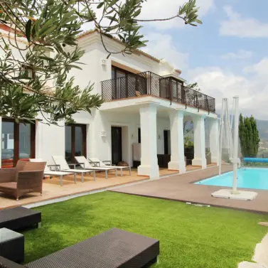 Sale of detached villa in Benahavís