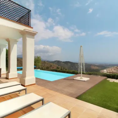 Sale of detached villa in Benahavís