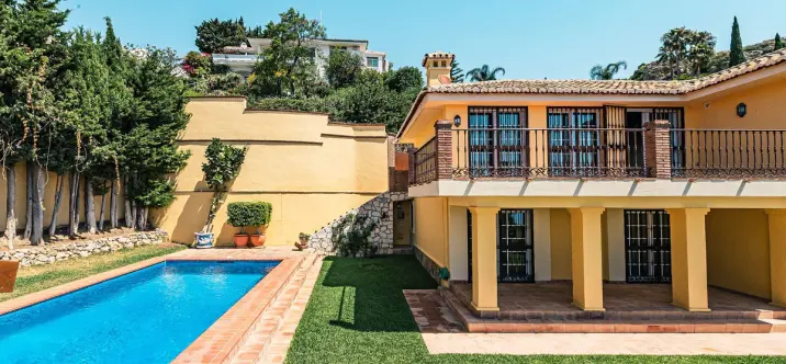 Продажа дома на две семьи в La Capellania 1