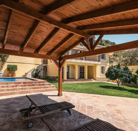 Продажа дома на две семьи в La Capellania