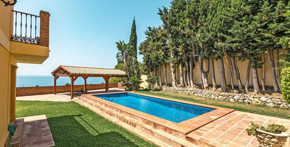 Sale of semi-detached house in La Capellania 5