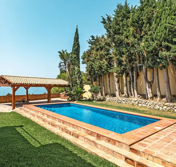 Продажа дома на две семьи в La Capellania