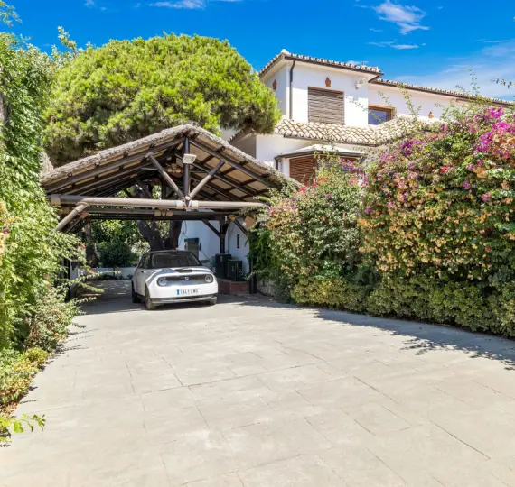 Продажа  отдельно стоящей виллы в Marbesa