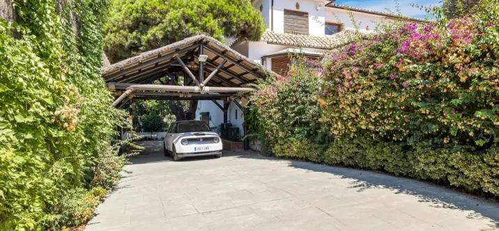 Продажа  отдельно стоящей виллы в Marbesa 2