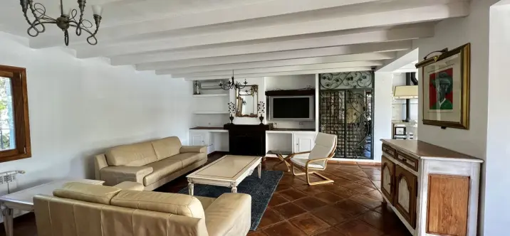 Продажа  отдельно стоящей виллы в Marbesa 4