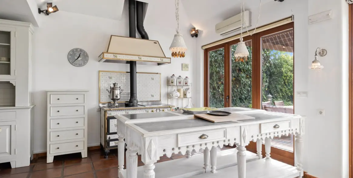 Продажа  отдельно стоящей виллы в Marbesa 7