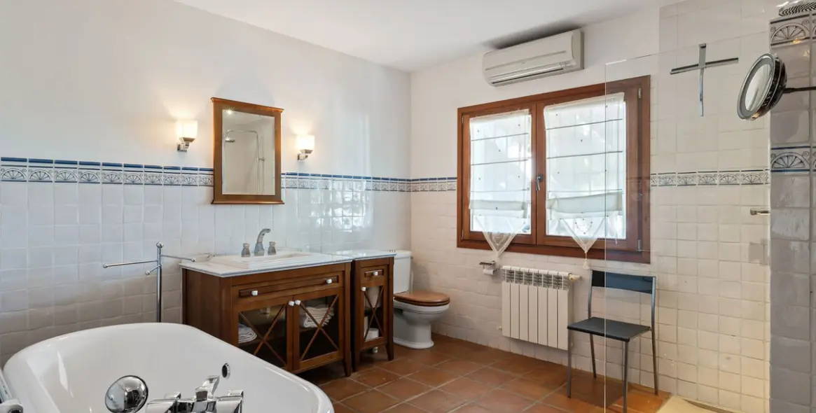 Продажа  отдельно стоящей виллы в Marbesa 9