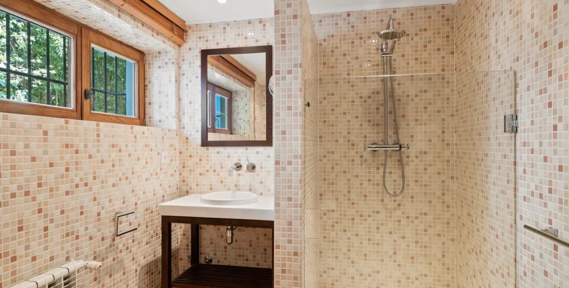 Продажа  отдельно стоящей виллы в Marbesa 13