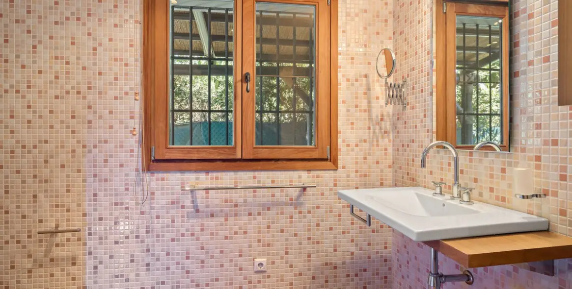 Продажа  отдельно стоящей виллы в Marbesa 16