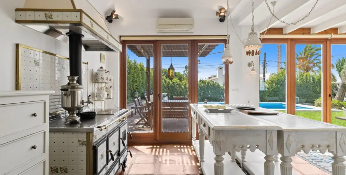 Sale of detached villa in Marbesa 23