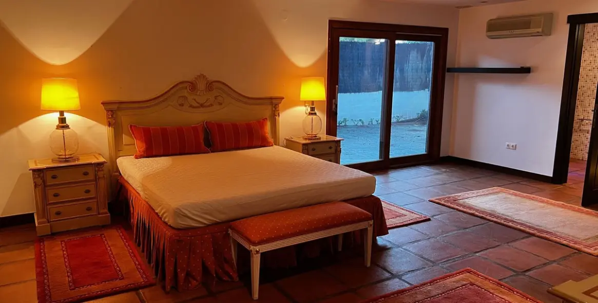 Sale of detached villa in Marbesa 29