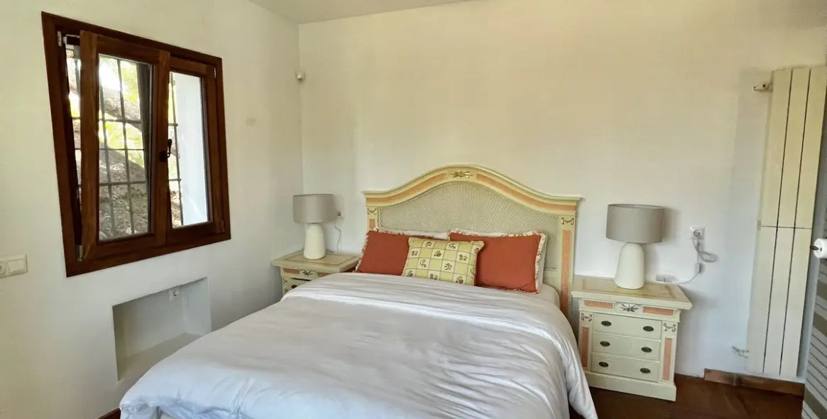 Sale of detached villa in Marbesa 34