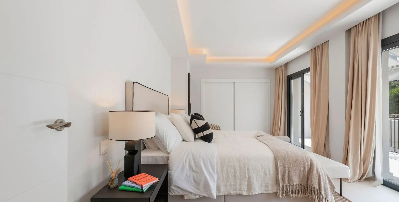 Sale of townhouse in Nueva Andalucía 23