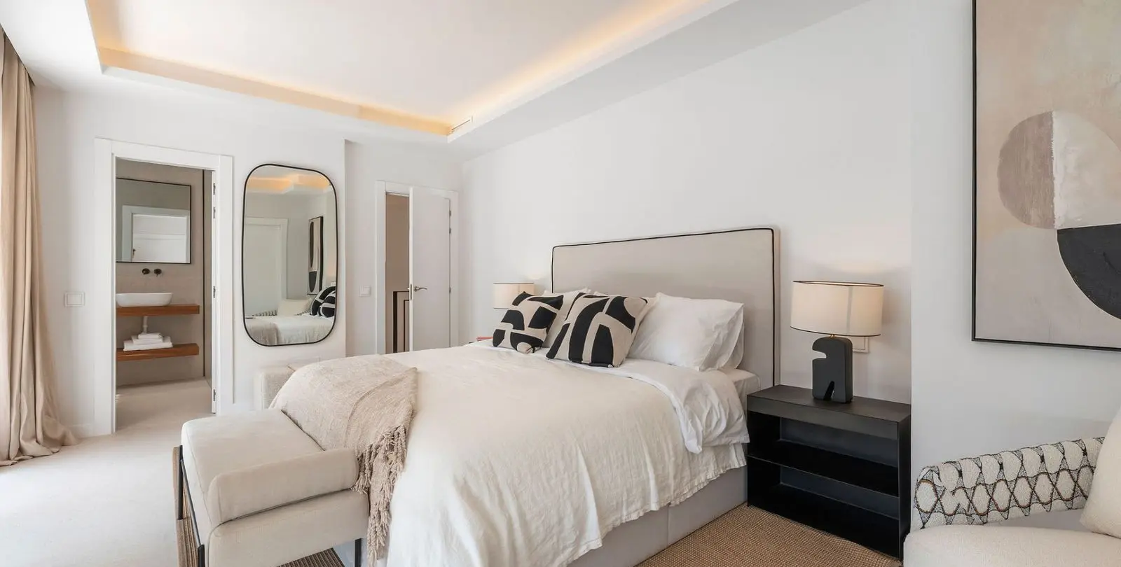 Sale of townhouse in Nueva Andalucía 24