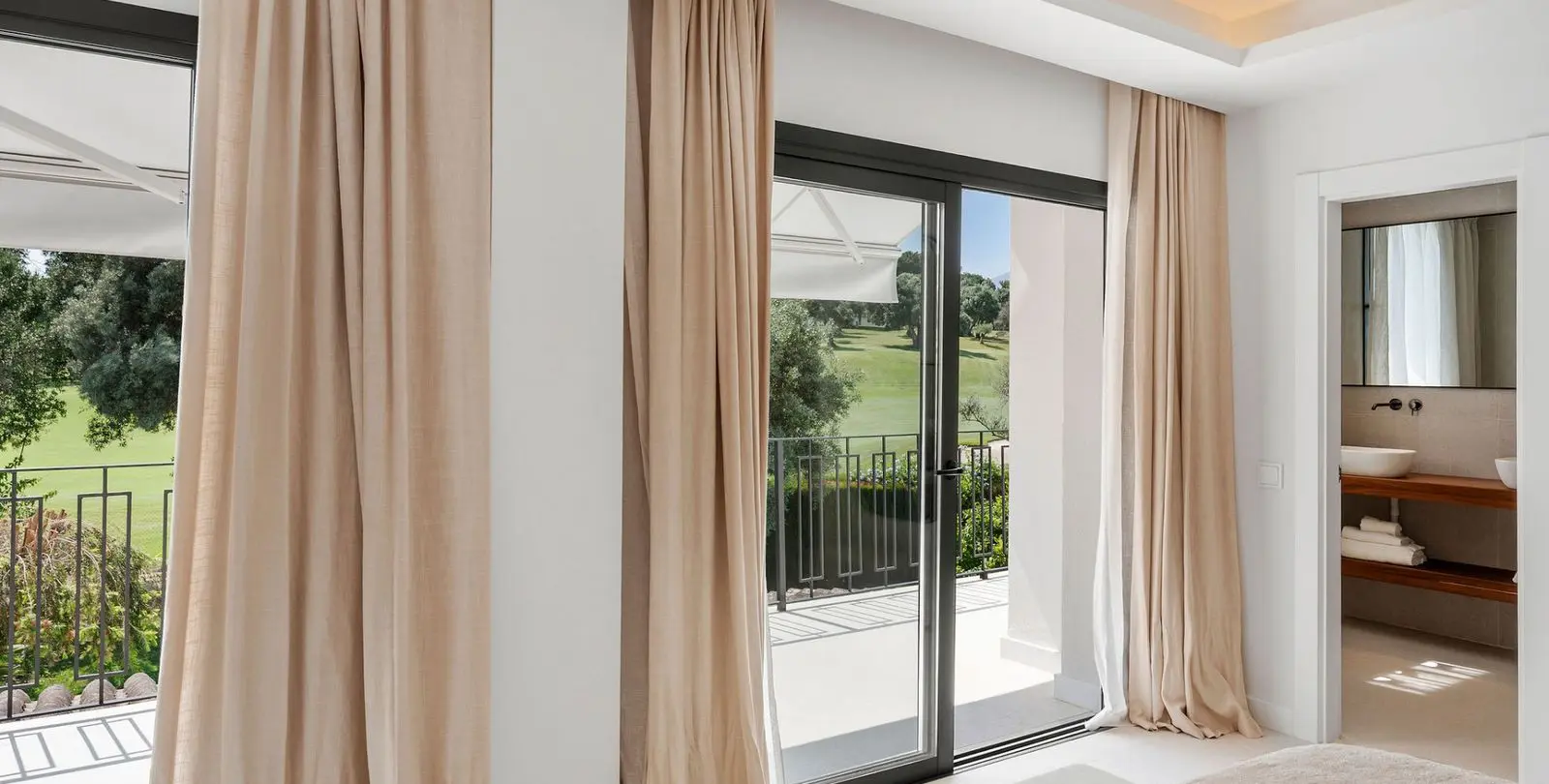 Sale of townhouse in Nueva Andalucía 33
