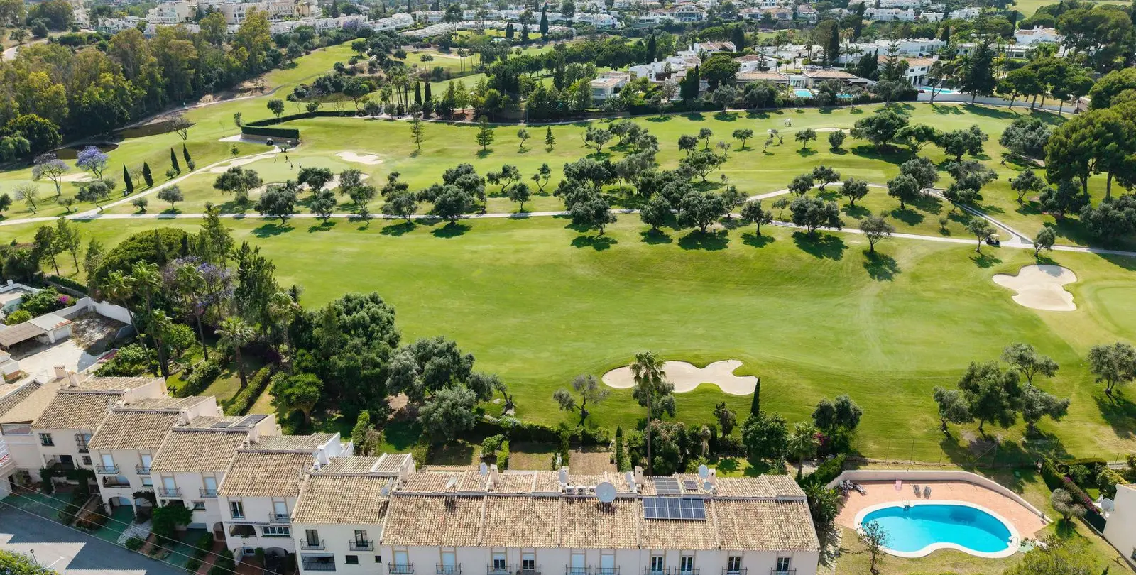 Sale of townhouse in Nueva Andalucía 36