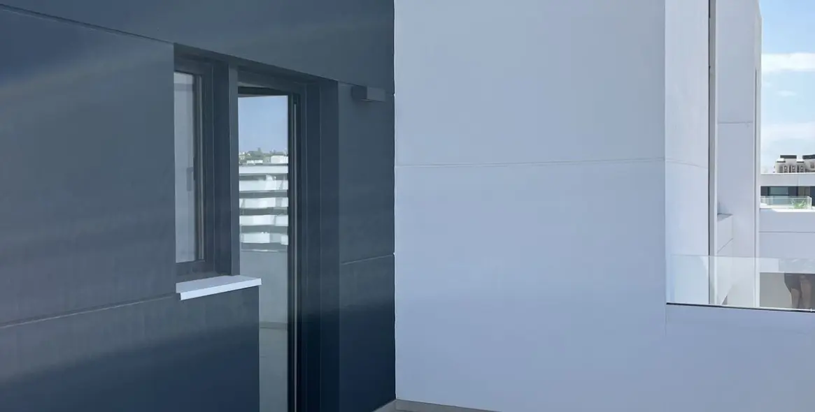 Sale of penthouse in Torremolinos 28