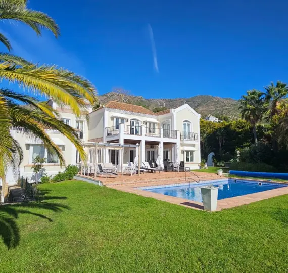 Sale of detached villa in Mijas