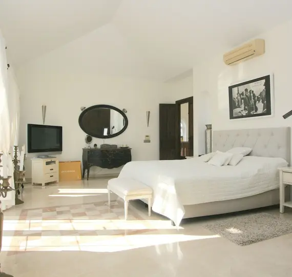 Sale of detached villa in Mijas