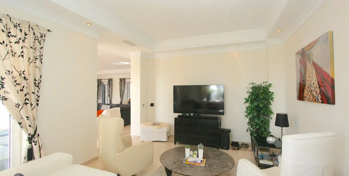 Sale of detached villa in Mijas 8