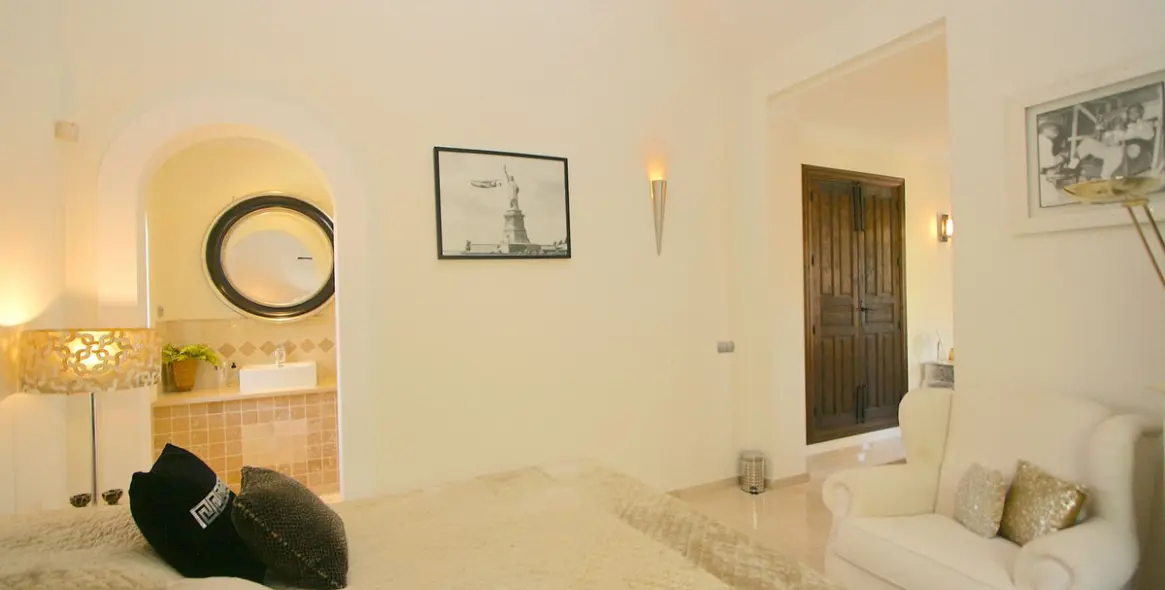 Sale of detached villa in Mijas 15
