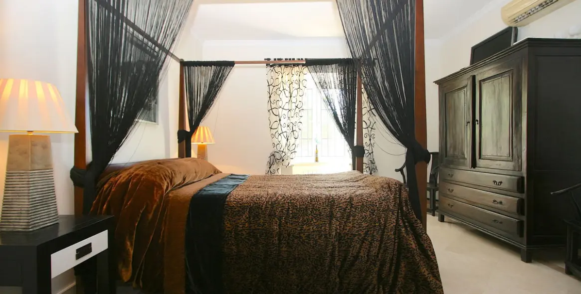 Sale of detached villa in Mijas 18