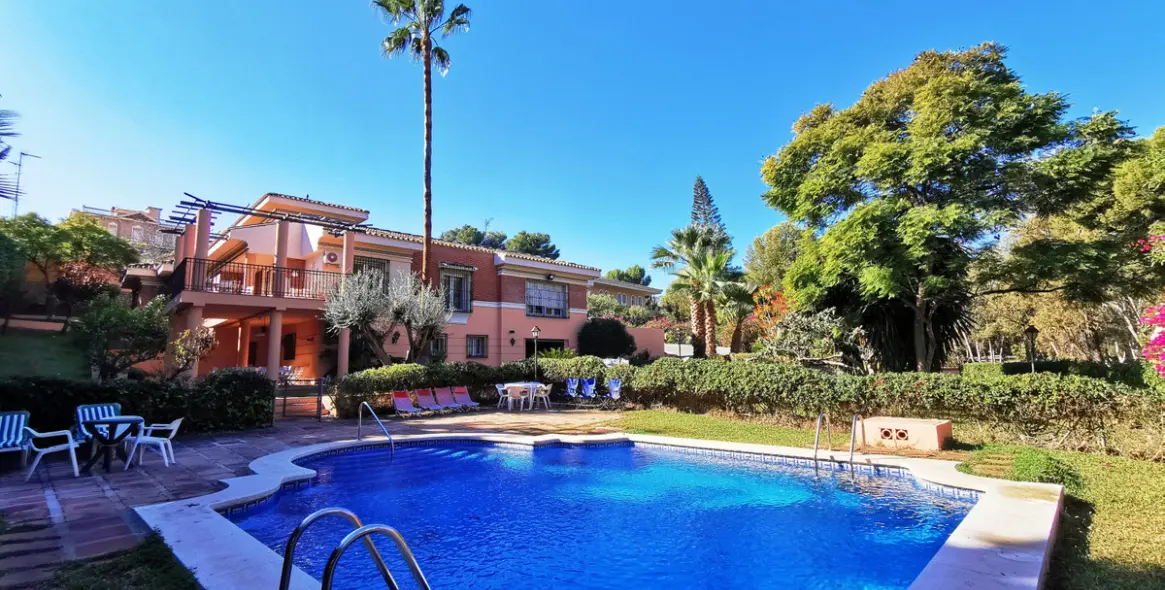 Продажа  отдельно стоящей виллы в Torremolinos 18