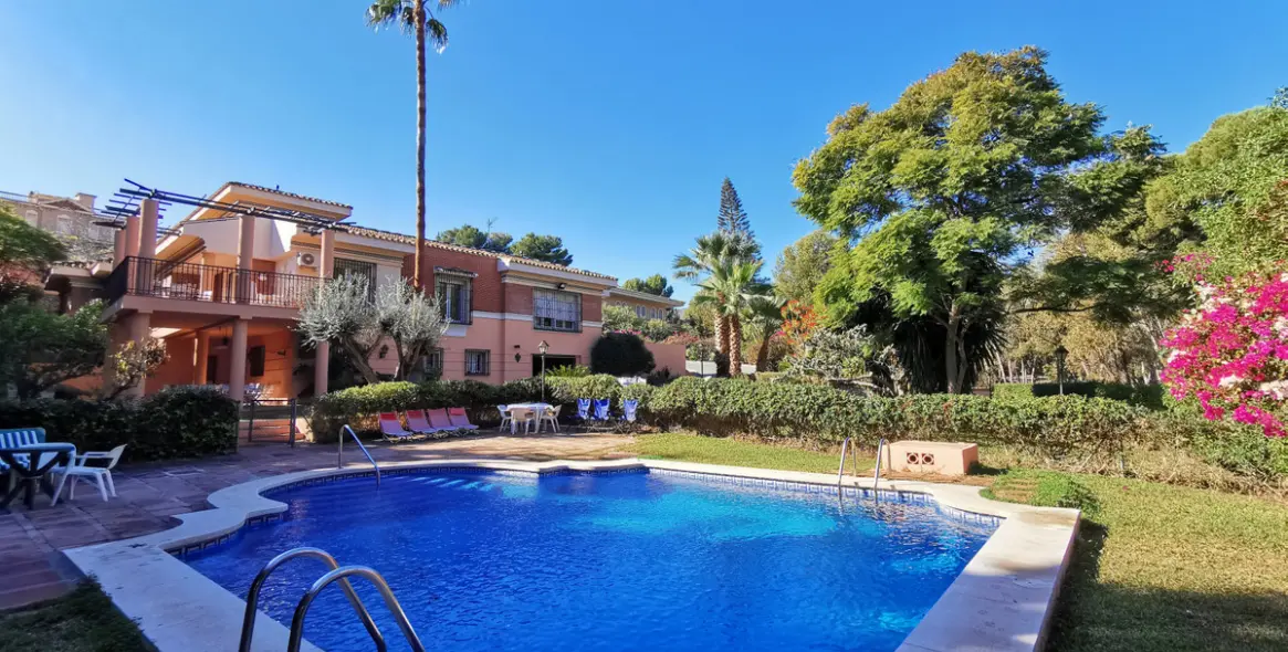 Sale of detached villa in Torremolinos 1