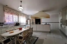 Image 4 thumb