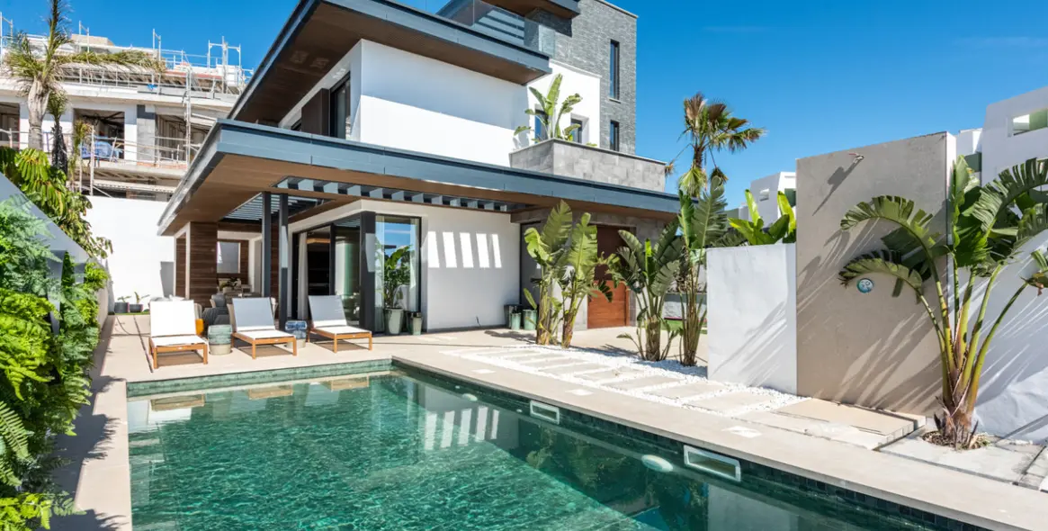 Продажа  отдельно стоящей виллы в La Cala de Mijas 44