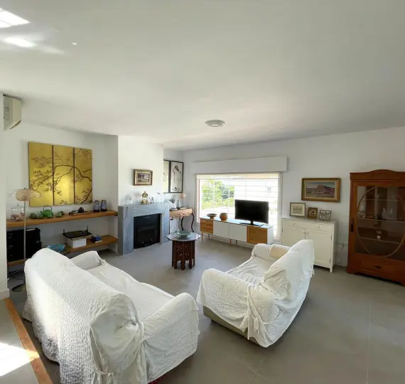 Sale of detached villa in Estepona
