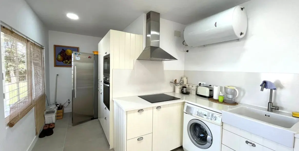 Продажа  отдельно стоящей виллы в Estepona 8