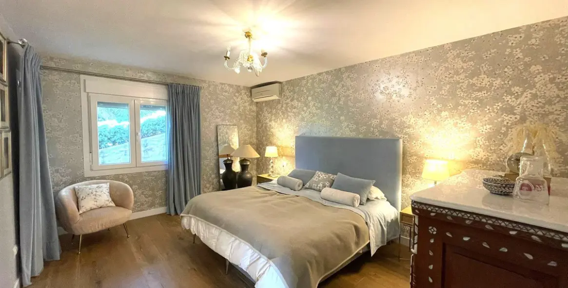 Продажа  отдельно стоящей виллы в Estepona 11