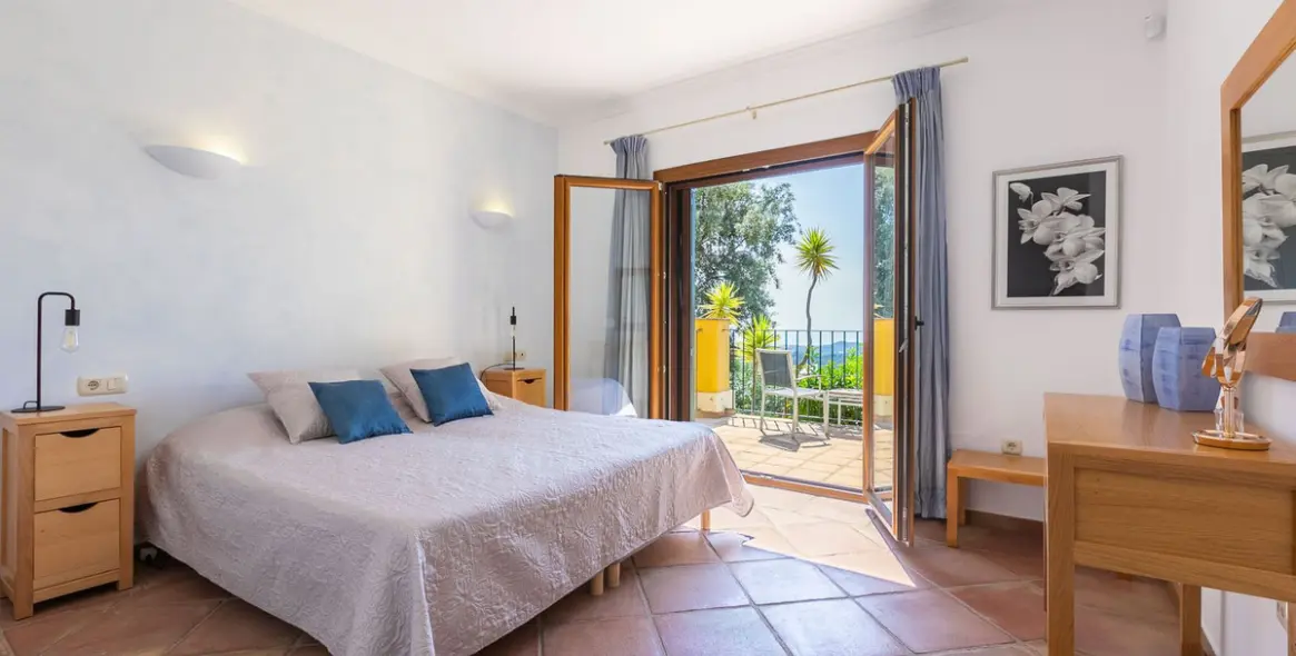 Продажа  отдельно стоящей виллы в Benahavís 26