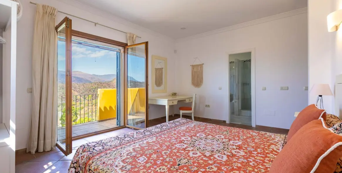 Продажа  отдельно стоящей виллы в Benahavís 33