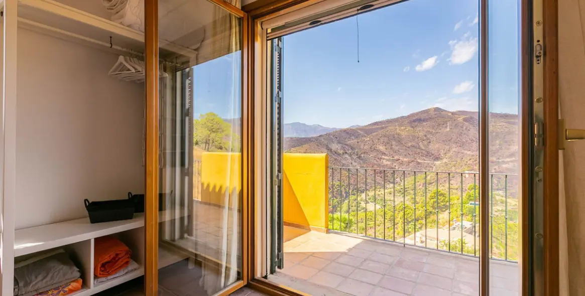 Продажа  отдельно стоящей виллы в Benahavís 39