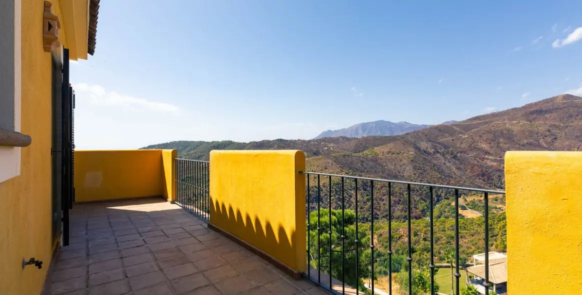 Продажа  отдельно стоящей виллы в Benahavís 40