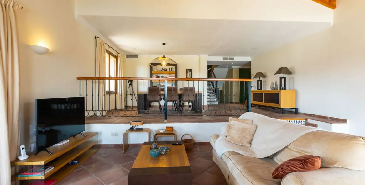 Продажа  отдельно стоящей виллы в Benahavís 53