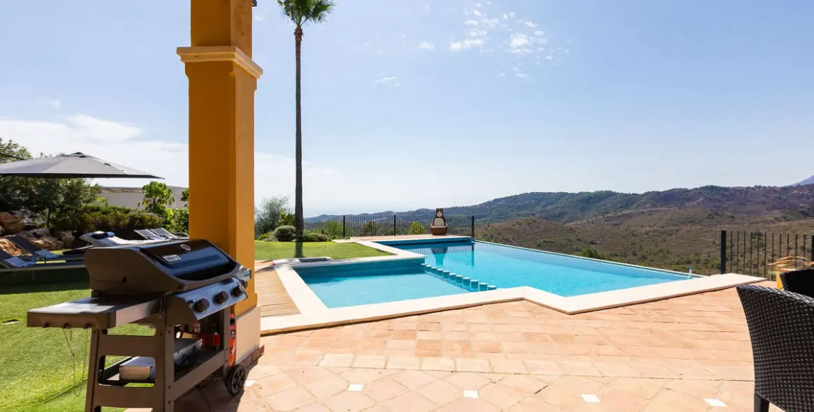 Продажа  отдельно стоящей виллы в Benahavís 55