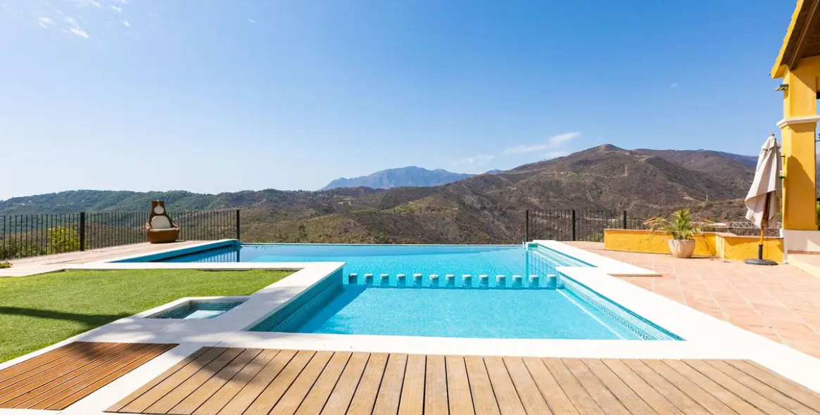 Продажа  отдельно стоящей виллы в Benahavís 57