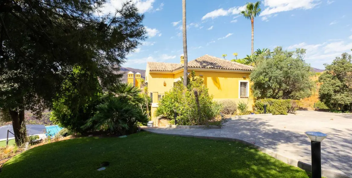 Продажа  отдельно стоящей виллы в Benahavís 77