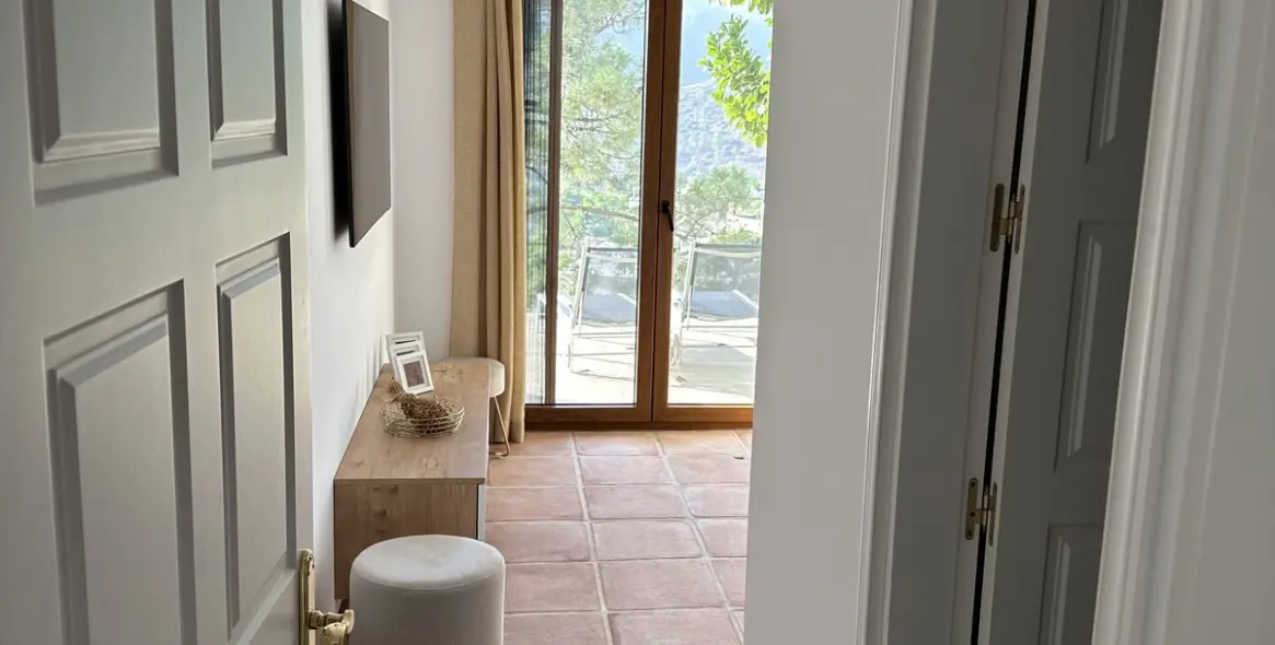 Продажа  отдельно стоящей виллы в Benahavís 96