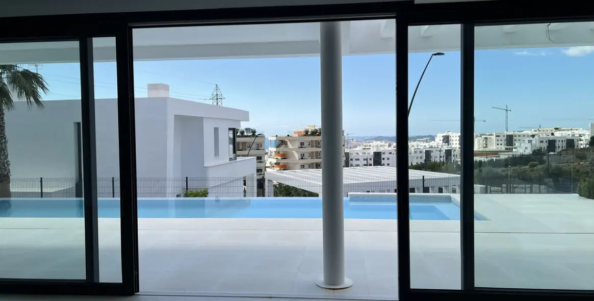 Продажа  отдельно стоящей виллы в Fuengirola 4