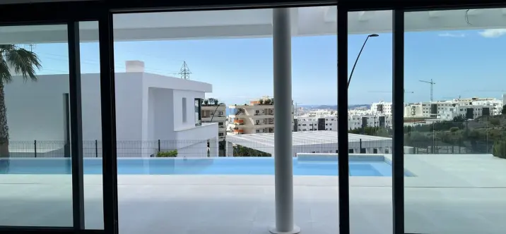 Продажа  отдельно стоящей виллы в Fuengirola 3