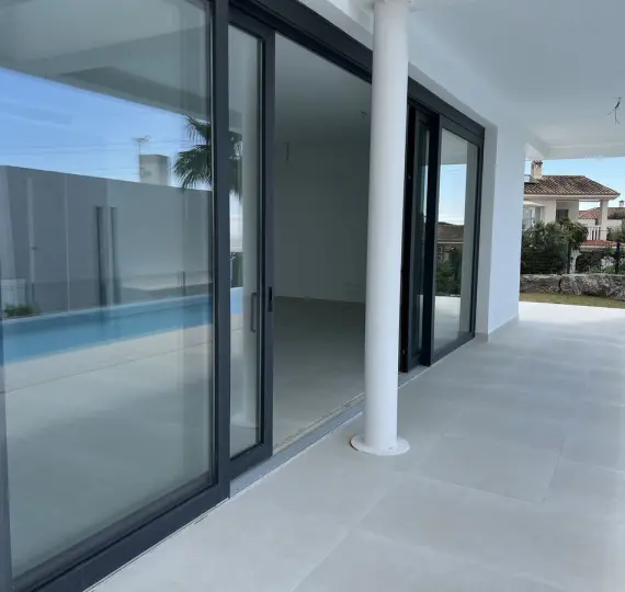 Продажа  отдельно стоящей виллы в Fuengirola