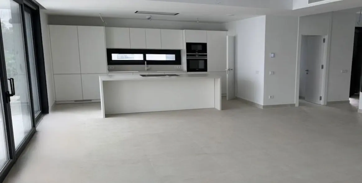 Продажа  отдельно стоящей виллы в Fuengirola 8