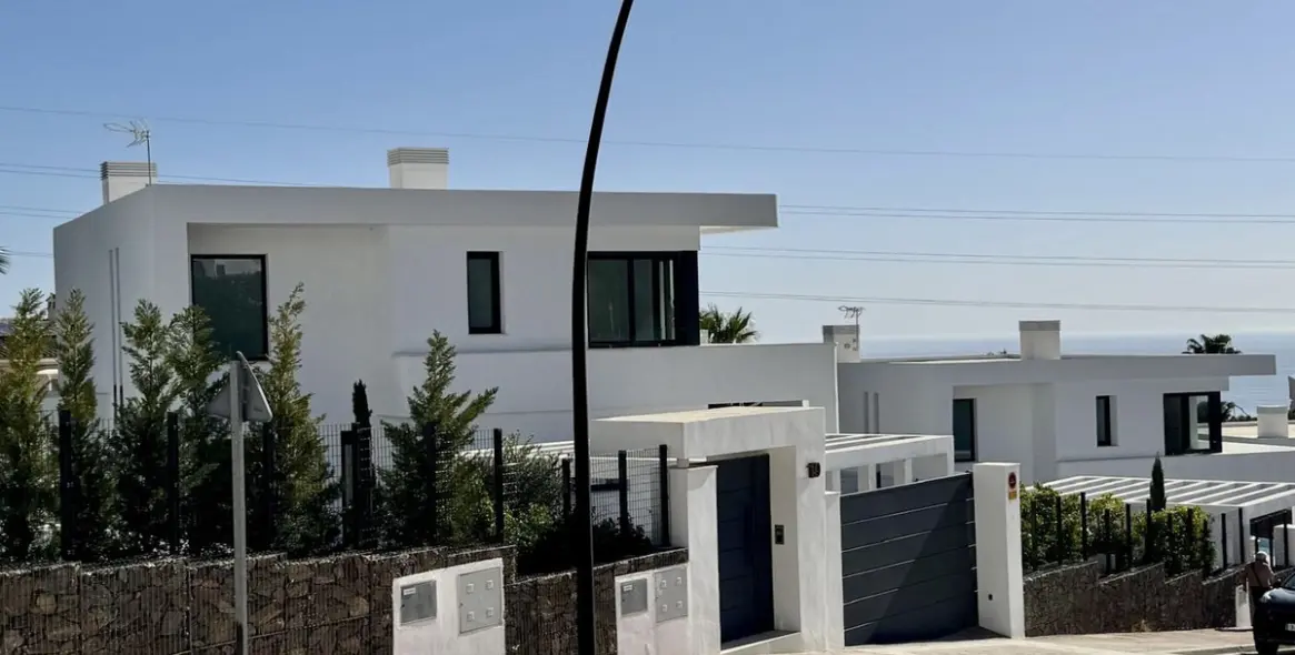 Продажа  отдельно стоящей виллы в Fuengirola 42