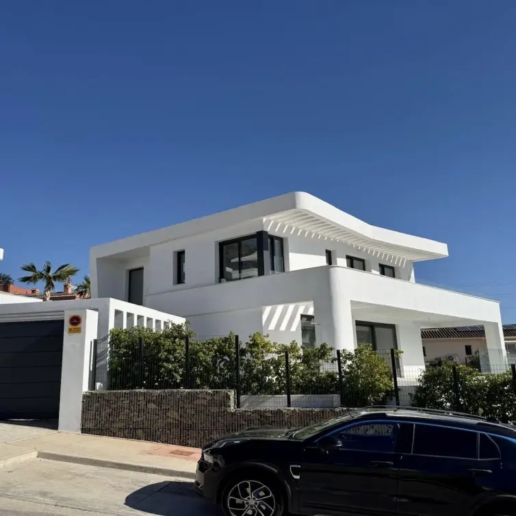 Venta de villa independiente en Fuengirola