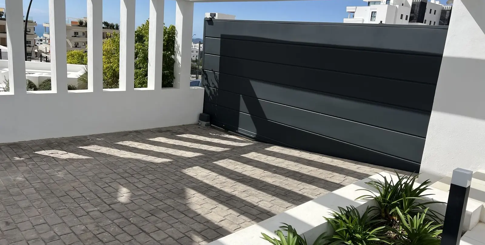 Sale of detached villa in Fuengirola 41