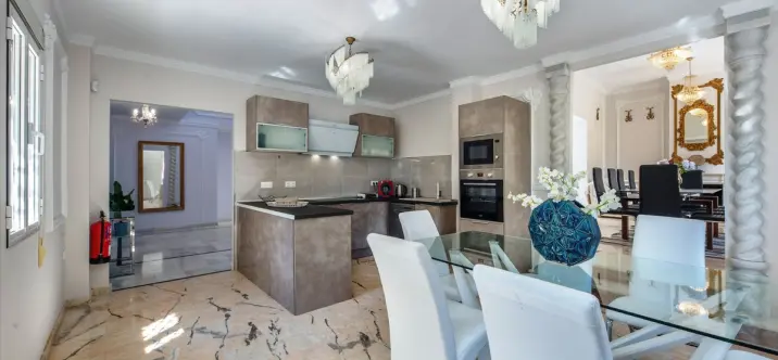 Oтдельно стоящая вилла R4731685 2